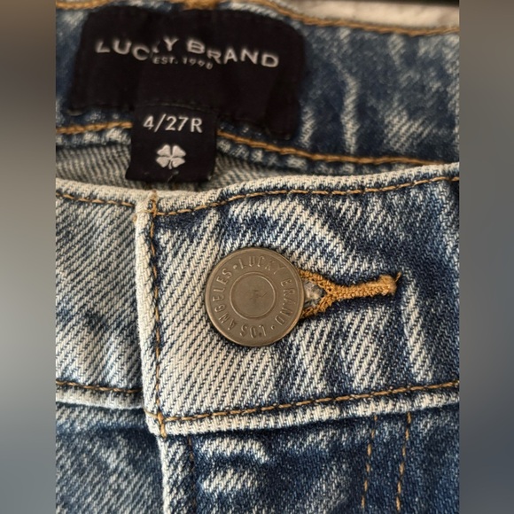 Lucky Brand Women’s Distressed Boy Mid-Rise Blue Jeans size 4 / 27R - Picture 2 of 8